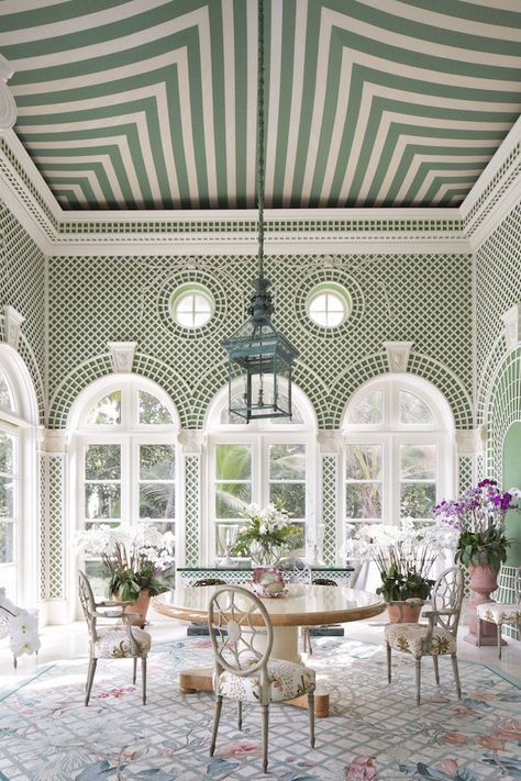 Palm Beach chic La Follia trellis room Striped Ceiling, Palm Beach Chic, Tent Room, Palm Beach Style, Chic Coffee Table, Beach Interior, Florida Room, Casa Country, Morning Room