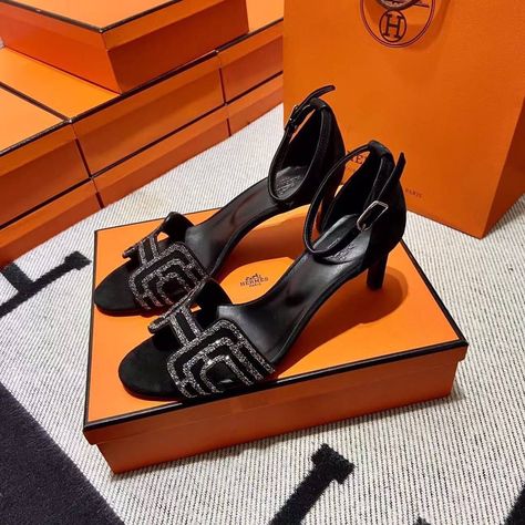 #hermes #highheels #hermesoran #shoes #hermessandals #sandal #birkin #hermesbags #hermessandals #kelly #shoeshighheels #luxurybag #luxury #aesthetic Hermes High Heels, Hermes Heels, Hermes Sandals, Aesthetic Shopping, Shoes Business, Sandals High Heels, Hermes Shoes, Hermes Oran, Luxury Aesthetic