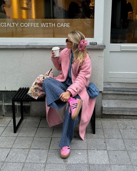 In a pink mood today 🌸🎀🩰💘who else is team pink? 🫶🏼 | Instagram Pink Adidas Outfit, Cold Spring Outfit, Colorful Fall Outfits, Adidas Gazelle Outfit, Palette Summer, Better Fashion, Looks Adidas, Adidas Outfit Shoes, Team Pink