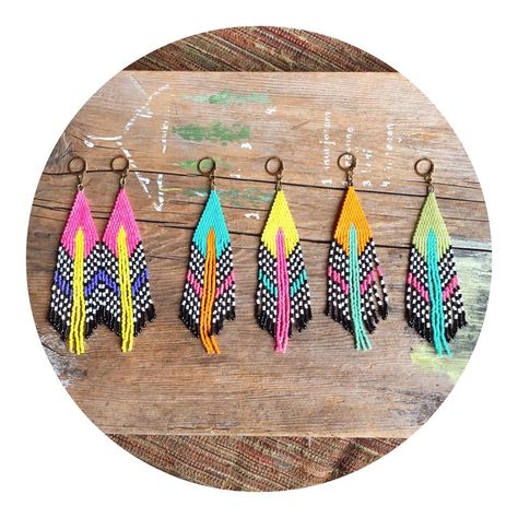 Neon Seed Bead Earrings, Neon Beaded Earrings, Kids Handicraft, Seed Bead Patterns Free, Jewels Diy, Seed Bead Jewelry Patterns, Beaded Earrings Native, Native American Beaded Earrings, Beadwork Designs