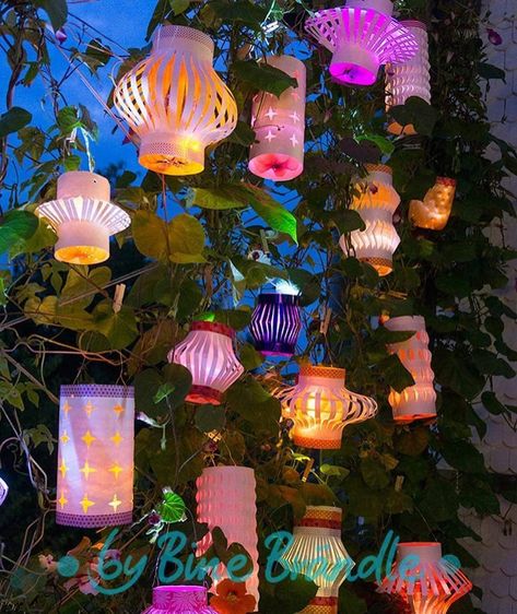 Paper Lantern Decor Outdoor Party Ideas, Diy Garden Lighting Ideas, Lantern Decor Outdoor, Lanterns In Trees, Tissue Paper Lanterns, Paper Lantern Decor, Hanging Paper Lanterns, Paper Lanterns Diy, Chinese New Year Crafts