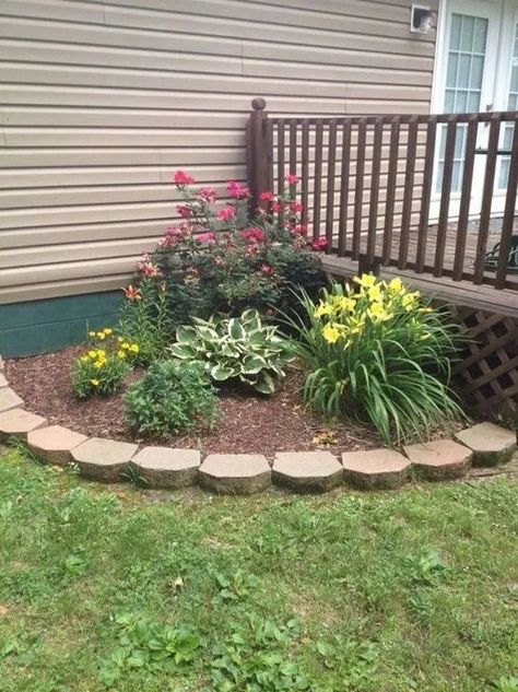 Inexpensive Landscaping, Garden Corner, Flower Bed Designs, Corner Garden, Easy Landscaping, Garden Area, Landscape Designs, Home Landscaping, Garden Yard Ideas