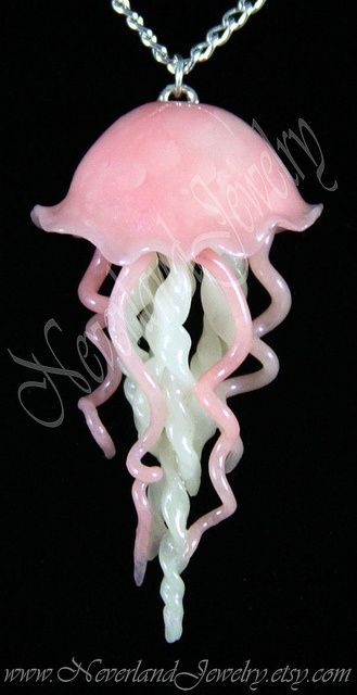 Medusa Jellyfish Necklace, Jellyfish Pendant, Pink Jellyfish, Cute Clay, Fimo Clay, Polymer Clay Charms, Polymer Clay Projects, Polymer Clay Tutorial, Polymer Clay Creations