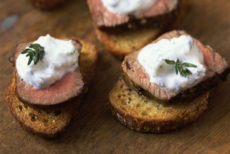 This pungent yet cool and creamy horseradish sauce wakes up the palate, making it perfect to serve with a roasted prime rib. Sauce For Beef, Horseradish Sauce Recipe, Prime Rib Sauce, Creamy Horseradish Sauce, Horseradish Sauce, Roast Beef Recipes, Prime Rib Roast, Prime Rib, Lamb Recipes