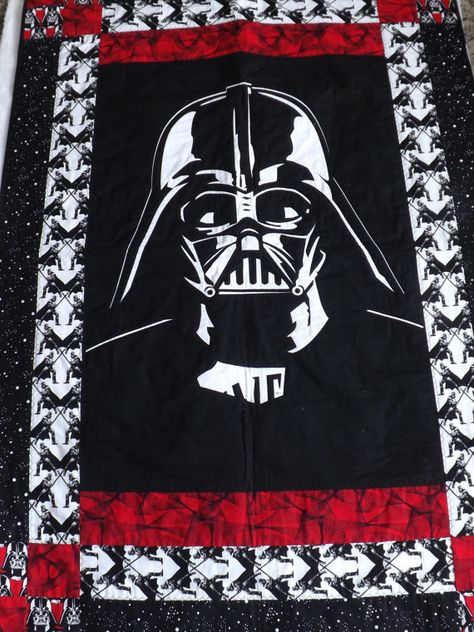 Quilt / lap throw / wall hanging made from by ftcGeekSupplies Darth Vader Quilt, Star Wars Themed Gifts, Darth Vader Pictures, Star Wars Font, Star Wars Quilt, Star Wars Fabric, Panel Quilt Patterns, Quilt Sewing Patterns, Stars Wars