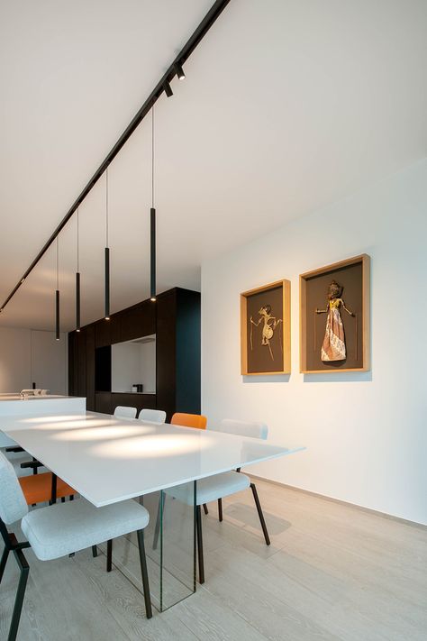 STREX Collectie | Wever & Ducré Track Lighting Kitchen, Modern Office Interiors, Elegant Living Room Design, Fajardo, Track Light, Contemporary Farmhouse, Interior Concept, Roof Light, Light Architecture