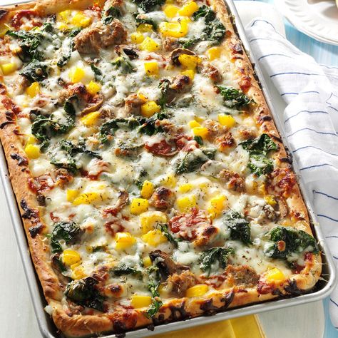 Pepper Sausage Pizza Sausage Pizza Recipe, Pizza Waffles, Pizza Buffet, Pizza Pies, Potato Corn Chowder, Homemade Pizzas, 2023 Recipes, Sausage Pizza, Best Pizza Dough