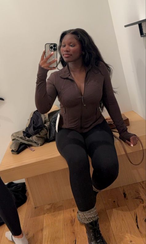 Brown Lululemon Jacket Outfit, Brown Lululemon Leggings Outfit, Lululemon Jacket Outfit, Brown Lululemon, Lululemon Shopping, Outfit Inspo School, Brown Leggings, Brown Fall, Lululemon Jacket