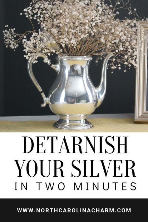 De-Tarnish Your Silver (In Less Than 2 Minutes) - Cleaning Images, Cleaning Tarnished Silver, Home Cleaning Remedies, Human Psychology, Household Help, How To Clean Silver, Homemade Cleaning Solutions, Cleaning Silver Jewelry, Homemade Cleaning Products