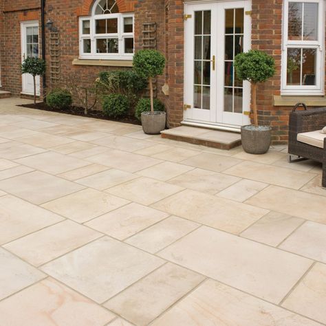 Garden Slabs, Patio Paving, Patio Stone, Paving Ideas, Stone Paving, Concrete Patios, Patio Steps, Patio Slabs, Garden Paving