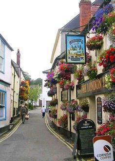 Padstow, Cornwall. Padstow is a picturesque fishing village located on the beautiful Camel estuary on the north coast of the county. Padstow Cornwall, Kentish Town, Travel England, English Village, Devon And Cornwall, Cornwall England, 수채화 그림, England And Scotland, England Uk