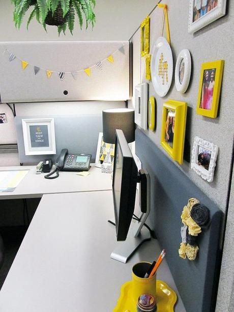 Office Cubicle Decor Diy Cubicle Decor, Office Cubicle Decor Ideas, Office Cubical Decor, Diy Cubicle, Cozy Cubicle, Cube Decor, Office Cube, Fun Office Decor, Cubicle Makeover