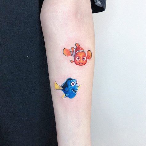 Dory Tattoo, Nemo And Dory, Dory Fish, Dory Nemo, Nemo Dory, Single Line Tattoo, Cartoon Character Tattoos, Small Girl Tattoos, Eagle Tattoos