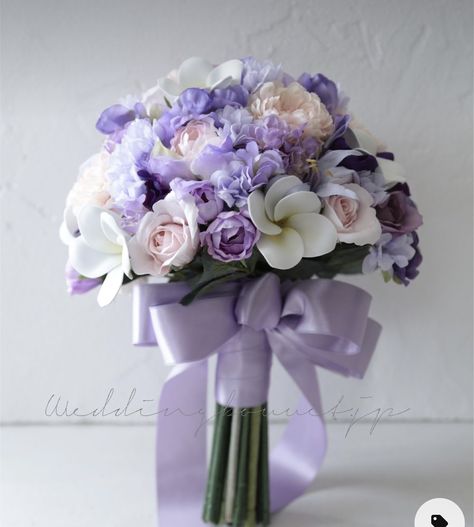 Lavender Wedding Theme, Rapunzel Wedding, Homecoming Flowers, Purple Flower Bouquet, Blush Bouquet Wedding, Unique Wedding Receptions, Purple Wedding Bouquets, Purple Wedding Theme, Summer Wedding Bouquets