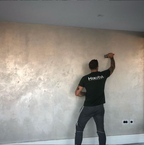 Metallic Venetian Plaster | Hikitia Metalic Paint Wall, Venetian Plaster Bedroom Wall, Metallic Painted Walls, Metallic Glaze Wall, Venitian Walls, Plaster Finishes Textured Walls, Metallic Wall Paint, Decorative Plaster Wall, Polished Plaster Walls