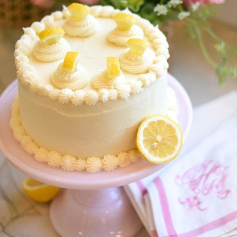 Fluffy Vanilla Cake Recipe, Best Lemon Cake, Best Lemon Cake Recipe, Lemon Birthday Cakes, Lemon Wedding Cakes, Cream Cheese Buttercream Frosting, Moist Cake Recipe, Lemon Cream Cheese, Cream Cheese Buttercream