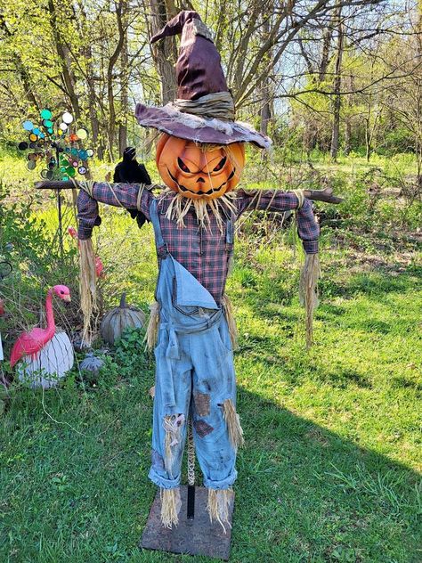 Scarecrow Diy, Halloween Scarecrows, Halloween Decorations Outdoor Porch, Witch Decorations, Spooky Crafts, Drawings Inspo, Scare Crow, Fiesta Halloween, Halloween Witch Decorations