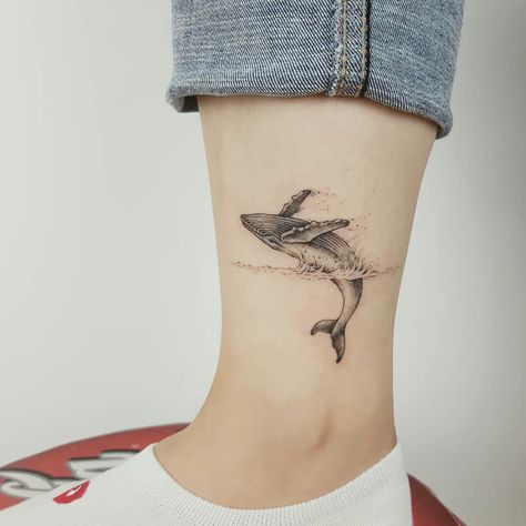 Ankle Whale Tattoo, Whale Ocean Tattoo, Humpback Whales Tattoo, Matching Orca Tattoos, Whale Line Art Tattoo, Humpback Whale Line Drawing, Minimal Whale Tattoo, Tattoos Whales, Humpback Whale Tattoo Design