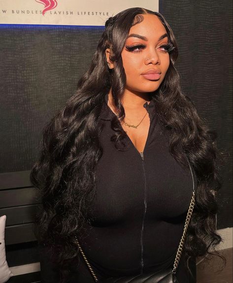 Middle Part Wig Styles, Wig Hairstyles Middle Part, Hairstyles For Wigs Black Women, Black Wig Styles, Half Up Half Down Wig, Lace Hairstyles, Grad Hairstyles, Black Hair Video, Frontal Wig Hairstyles