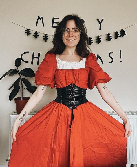 Dodie - Red Christmas outfit - from Instagram Dodie Outfits, Clark Outfit, Red Christmas Outfit, Dodie Clark, Have Courage And Be Kind, Witch Costume, Lockscreen Wallpaper, Christmas Day, From Instagram