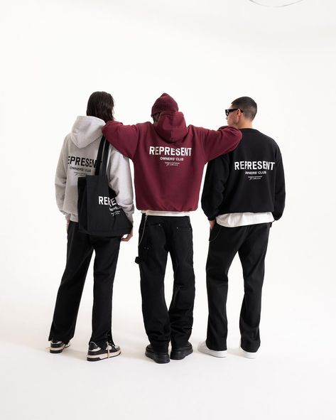 Group Merch Photoshoot, Hoodie Lifestyle Photography, Hoodie Shoot Ideas, Poses With Hoodies, Clothing Brand Studio Shoot, Clothing Brand Photo Shoot Ideas, Streetwear Photoshoot Ideas Studio, Streetwear Studio Shoot, Hoodies Photoshoot Ideas