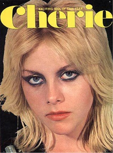 1970's Cherie Curry Chicas Punk Rock, Joan Jett The Runaways, Cherie Currie, Dark Wave, The Runaways, Women Of Rock, People Pictures, Riot Grrrl, Joan Jett