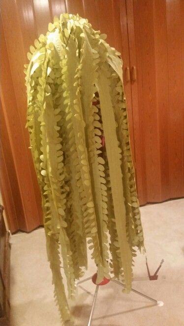 Algae Costume, Seaweed Costume Diy, Sea Creature Costume Women, Shipwreck Costume, Seaweed Costume, Diy Seaweed, Sea Creature Costume, Finding Nemo Costume, Theater Props