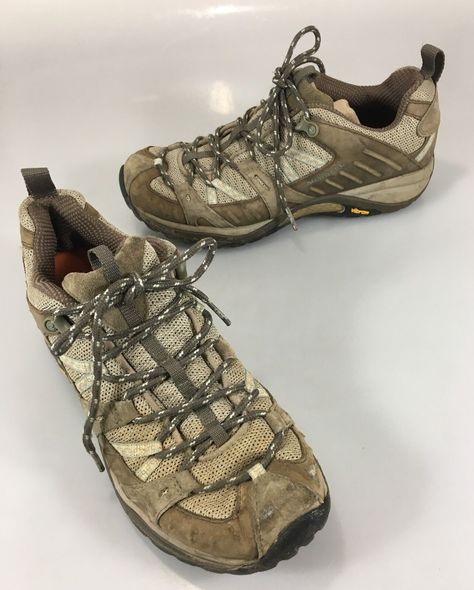 Merrell Womens 9 Hiking Trail Shoes Siren Sport Olive Beige Vibram Soles Nordic Clothing, Funky Shoes, Hiking Trail, Trail Shoes, Hiking Outfit, Hiking Shoes, Shoe Game, New Shoes, Tan Leather