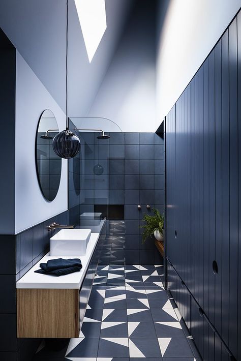 Blue Bathroom Decor, Home Stuck, Residential Architect, Tile Flooring, Blue Bathroom, Modern Bathroom Design, Bathroom Flooring, Bathroom Inspiration, 인테리어 디자인