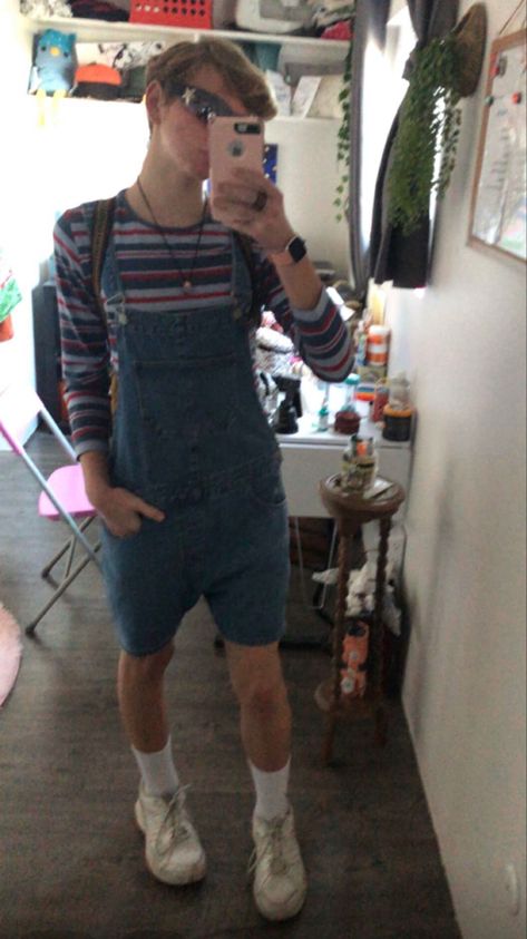 Overalls Outfit Guys, Men Overalls Aesthetic, Men’s Overalls Outfit, Guys Wearing Overalls, Boy In Overalls, Men In Overalls, Mens Overalls, Dungarees, Overalls