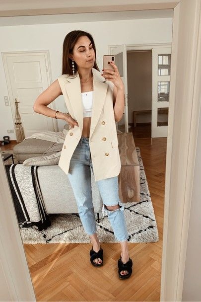 Blazer Without Sleeves Outfits, No Sleeve Blazer Outfit, Cut Blazer Outfit, Vest Blazer Outfits For Women, Sleevless Blazer Outfit, Vest Blazer Outfit, Short Sleeve Blazer Outfit, No Sleeve Blazer, Blazer Vest Outfit