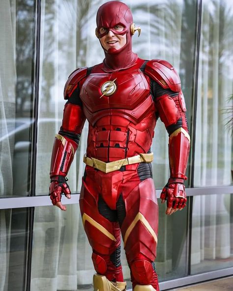 The Flash Cosplay, Flash Cosplay, Cw Arrow, Flash Costume, Flash Comics, Cosplay Reference, Dc Cosplay, Fastest Man, Barry Allen