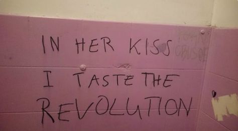 Riot Grrrl, Nikki Sixx, The Revolution, Pretty Words, San Valentino, Pink Rose, The Wall, Gate, Graffiti