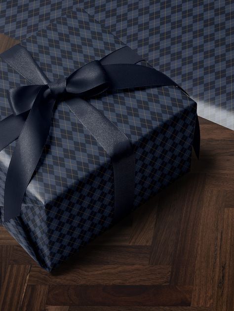 This blue plaid gift wrap roll is classic Christmas wrapping paper, perfect for holiday presents. Its timeless design makes it an ideal choice for him during the festive season. 𝐌𝐚𝐭𝐞𝐫𝐢𝐚𝐥𝐬 ----------------------- All wrapping paper is printed in full color. Matte is printed on a 24# coated bond paper and gloss is 185 gsm. 𝐒𝐢𝐳𝐞𝐬 𝐀𝐯𝐚𝐢𝐥𝐚𝐛𝐥𝐞 ------------------------- 30" x 72" 30" x 180" 𝐇𝐨𝐰 𝐭𝐨 𝐎𝐫𝐝𝐞𝐫 ----------------------------- 1. Select desired size 2. Select paper Blue And Silver Gift Wrapping Ideas, Navy Wrapping Paper, Masculine Gift Wrapping, Gift Wrapping Ideas For Men, Classic Christmas Wrapping, Blue Christmas Wrapping, Blue Gift Wrapping, Luxury Christmas Wrapping Paper, Plaid Gift Wrapping