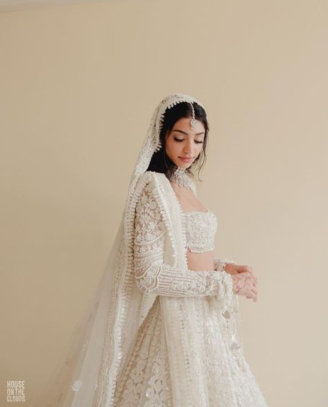 Alana Pandey, Alanna Pandey, Celebrity Brides, Athiya Shetty, Reception Outfits, Celebrity Bride, White Lehenga, Wedding Lehenga Designs, Indian Bride Outfits