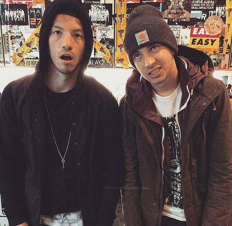 Idk, they can do anything they want and still be adorable, how is this even possible? Tyler Y Josh, Tyler And Josh, 21 Pilots, The Strokes, Tyler Joseph, I Love Music, One Pilots, Staying Alive, Twenty One Pilots