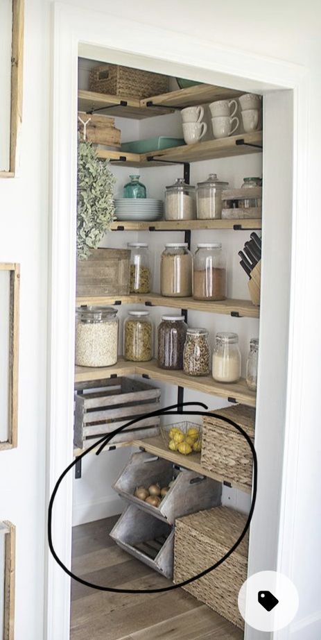 Light Wood Pantry Shelves, Small Small Bedroom Ideas, Small Shelf Pantry, Small U Shaped Pantry, Open Door Pantry Ideas, Pantry Shelf Remodel, Corner Shelves Pantry, Pantry With Wooden Shelves, Old Pantry Makeover