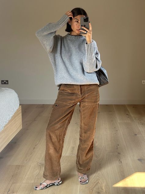 Chic Winter Fashion, Corduroy Fashion, Corduroy Pants Outfit, Chic Winter Style, The Sleeper, Runway Outfits, Suede Blazer, Suede Pants, It Girls