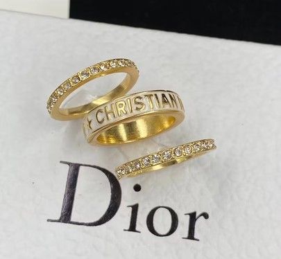 Dior Jelewry, Dior Jwellary, Expensive Jewelry Luxury Rings, Dhgate Jewelry, Dior Ring Gold, Dior Jewelry Ring, Christian Dior Ring, Ring Dior, Woman Friendship