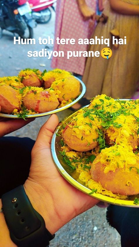 Panipuri Captions Instagram, Maggi Captions For Instagram, Food Funny Captions, Food Snap Ideas, College Snaps, Food Snapchat Story, Creative Snaps For Snapchat, Foodie Pics, Food Captions