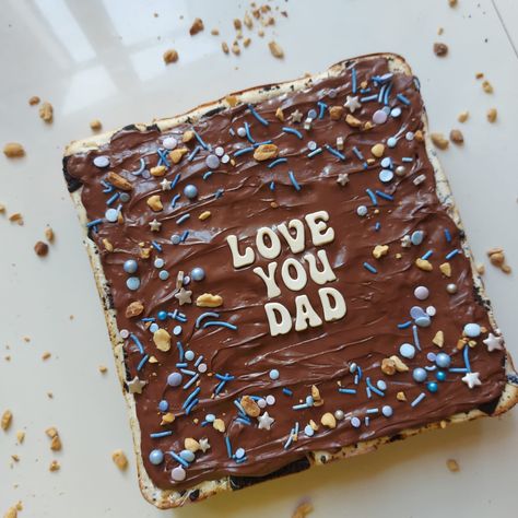 Fathers Day Brownies, Mothers Day Brownies, Brownie Slabs Decorated, Brownie Decorating Ideas Birthday, Brownie Design, Custom Brownies, Pizza Brownie, Brownie Slab, Gourmet Brownies