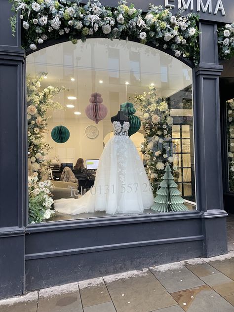 Bridal Atelier Interior, Bridal Store Window Displays, Wedding Dress Shop Interior, Wedding Dress Window Display, Bridal Shop Christmas Window Display, Bridal Shop Aesthetic, Dress Store Interior, Visual Merchandising Ideas Clothing Store Displays, Bridal Window Display