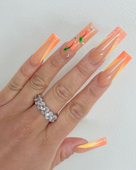 Peach Inspired Nails, Peaches Nail Art, Peach Nails With Designs, Peach Color Nails, Summer Nails Colorful, Fruity Nails, Neon Summer Nails, Peach Acrylic Nails, Peach Colored Nails