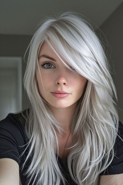 Two Tone Hair Color Ideas, Two Tone Hair Color, Silver Hair Color Ideas, Long Silver Hair, Silver White Hair, Two Tone Hair, Silver Haired Beauties, Grey Hair Transformation, Grey White Hair