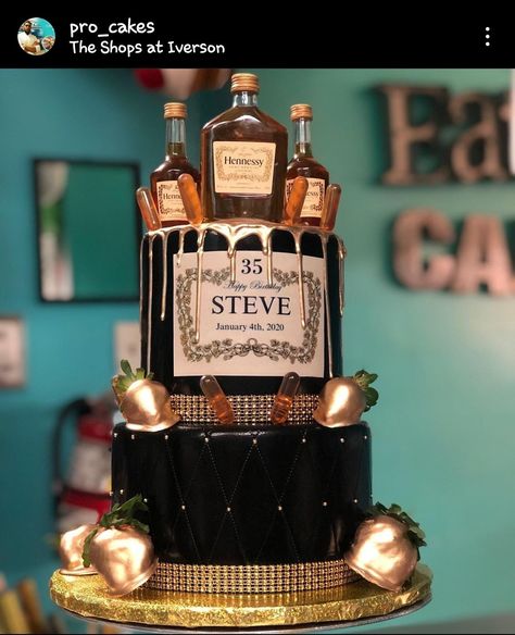 Hennesy Cake Birthdays, Hennesy Cake For Him, Hennessy Cake, 50th Birthday Party Ideas For Men, Liquor Cake, Black And Gold Cake, Cake For Boyfriend, Two Tier Cake, 21st Birthday Cake