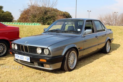 Bmw E30 320i, E30 Convertible, Charity Run, Bmw Dealership, Bmw X7, Cars Usa, Bmw Classic, Bmw 7 Series, New Bmw