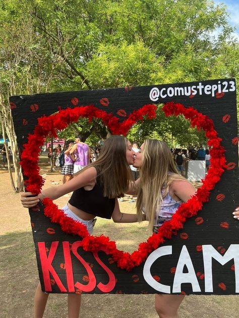 Kiss Cam Poster Board, Cardboard Photo Frame, Kiss Party, Party Photo Frame, Kiss Cam, Fifteenth Birthday, Party Frame, Bday Party Theme, Drunk In Love