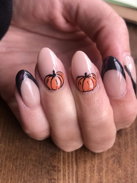 Black Nails With Pumpkin Design, Black And White Pumpkin Nails, Pumpkin Nails Short, Cute Pumpkin Nails, Pumpkins Nails, Easy Fall Nail Designs, Spice Nails, Pumpkin Theme Baby Shower, Pumpkin Spice Nails