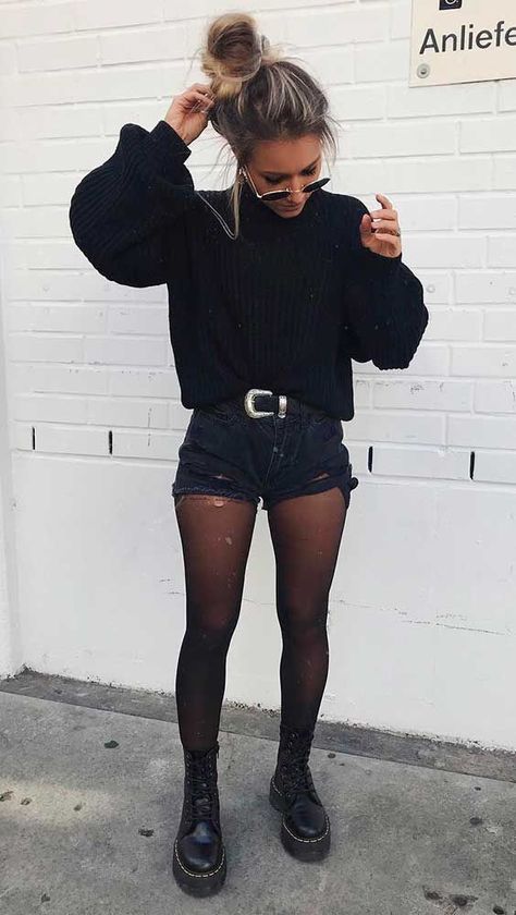 All Black Outfits For Women, Doc Martens Outfit, Outfit Vintage, Looks Black, All Black Outfit, Mode Inspo, Edgy Outfits, Doc Martens, Looks Style