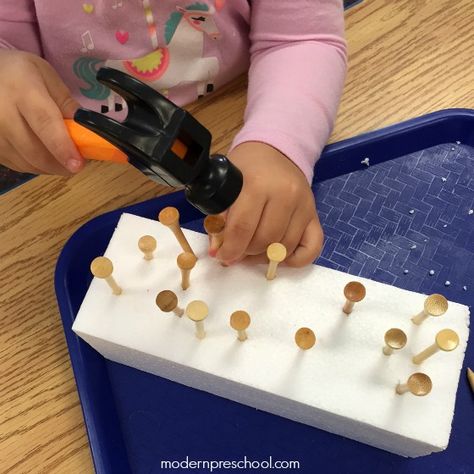 Let's go ice picking in preschool! Work on fine motor skills and hand-eye coordination with golf tees, hammers, and block of ice. January Centers, Modern Preschool, Busy Bins, Pet Study, January Themes, January Preschool, Fun Activities For Preschoolers, Preschool Winter, Winter Activities Preschool